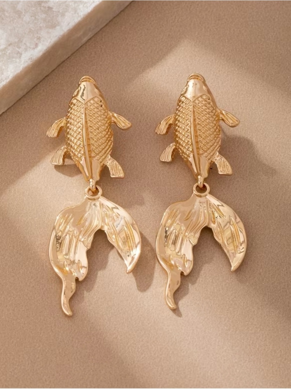 NEW! Elegant Gold Fish-Shaped Dangle Earrings. Lucky Koi Fish Earrings 🐠 A9-294